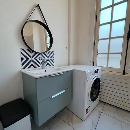 Maison En Face Du Marche Notre-dame Holiday home *