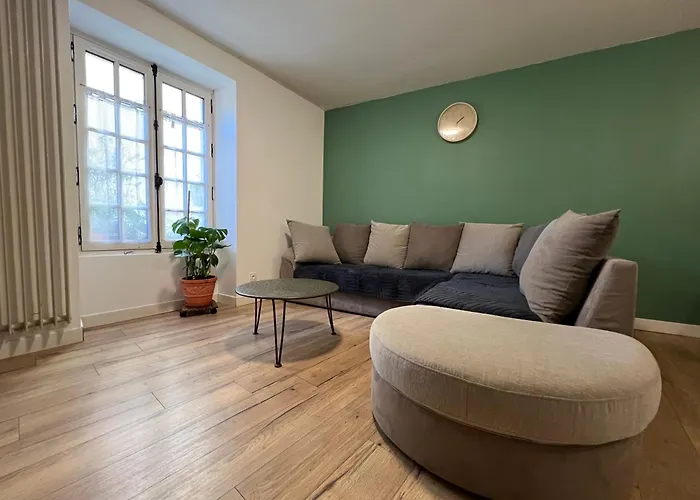 Maison En Face Du Marche Notre-dame ポアティエ