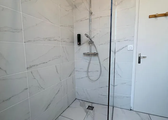 Maison En Face Du Marche Notre-dame * ポアティエ