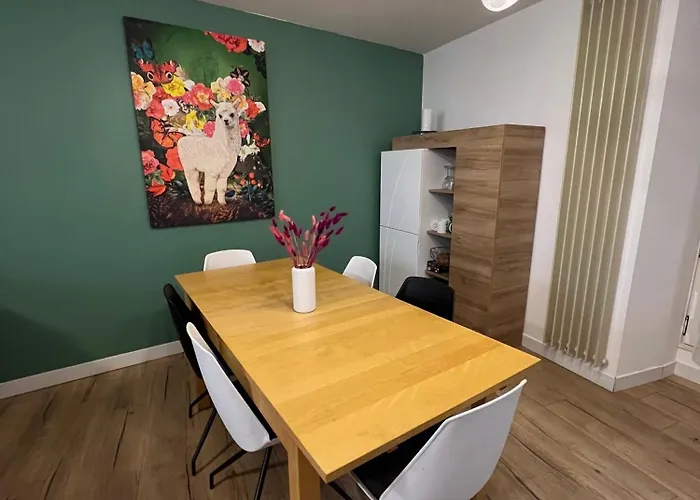 Maison En Face Du Marche Notre-dame 푸아티에