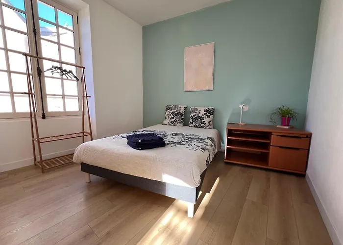 別荘 Maison En Face Du Marche Notre-dame ポアティエ